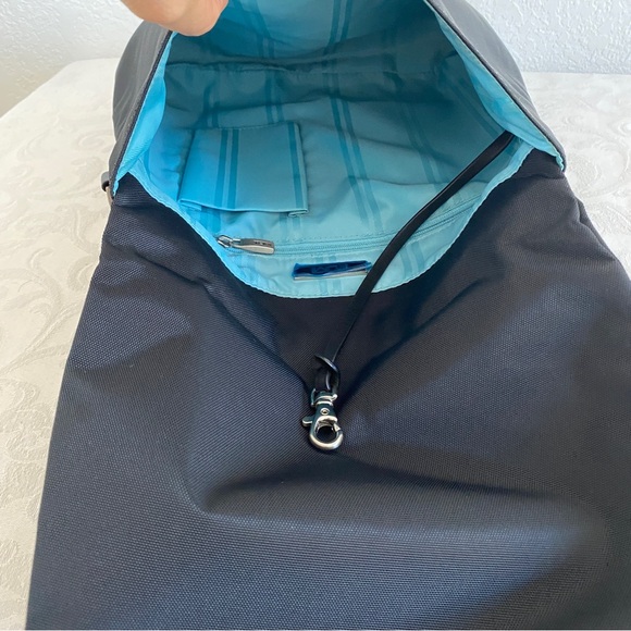 Tumi black nylon crossbody bag - Picture 4 of 12